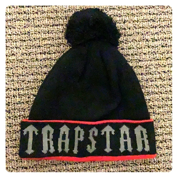 Trapstar Beanie Black And Red 